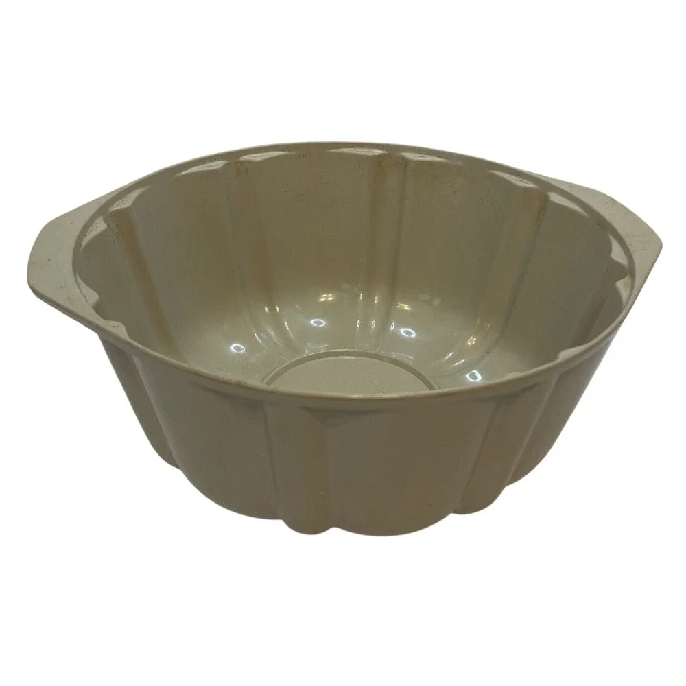 Vintage Tan Plastic Gelatin Mold Bowl Kitchen Baking‎ Ware Fluted Design